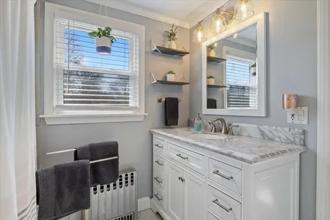 32 Elmview Circle Dover NH 03820