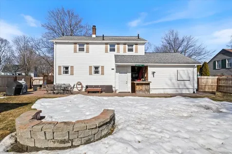 32 Elmview Circle Dover NH 03820