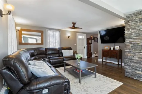 32 Elmview Circle Dover NH 03820