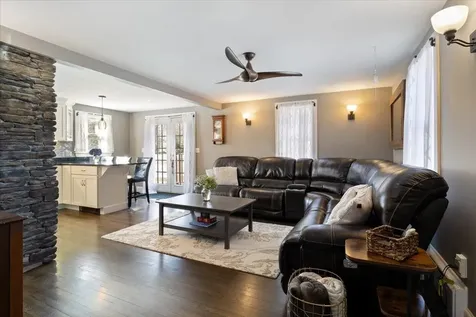32 Elmview Circle Dover NH 03820