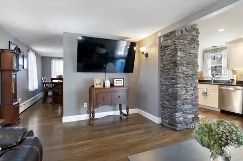 32 Elmview Circle Dover NH 03820