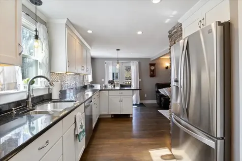 32 Elmview Circle Dover NH 03820