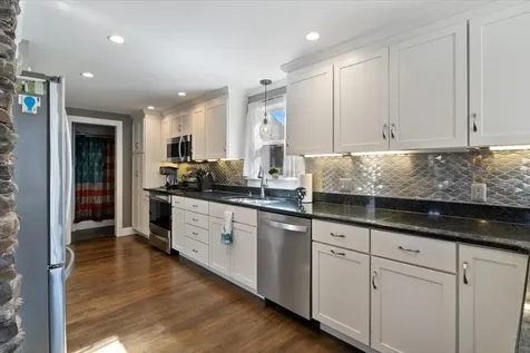 32 Elmview Circle Dover NH 03820
