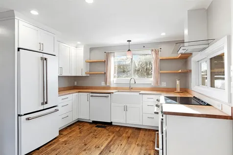 77 Manhattan Drive Burlington VT 05401