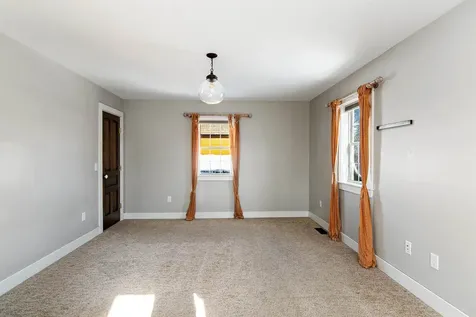 77 Manhattan Drive Burlington VT 05401