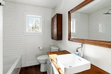 77 Manhattan Drive Burlington VT 05401