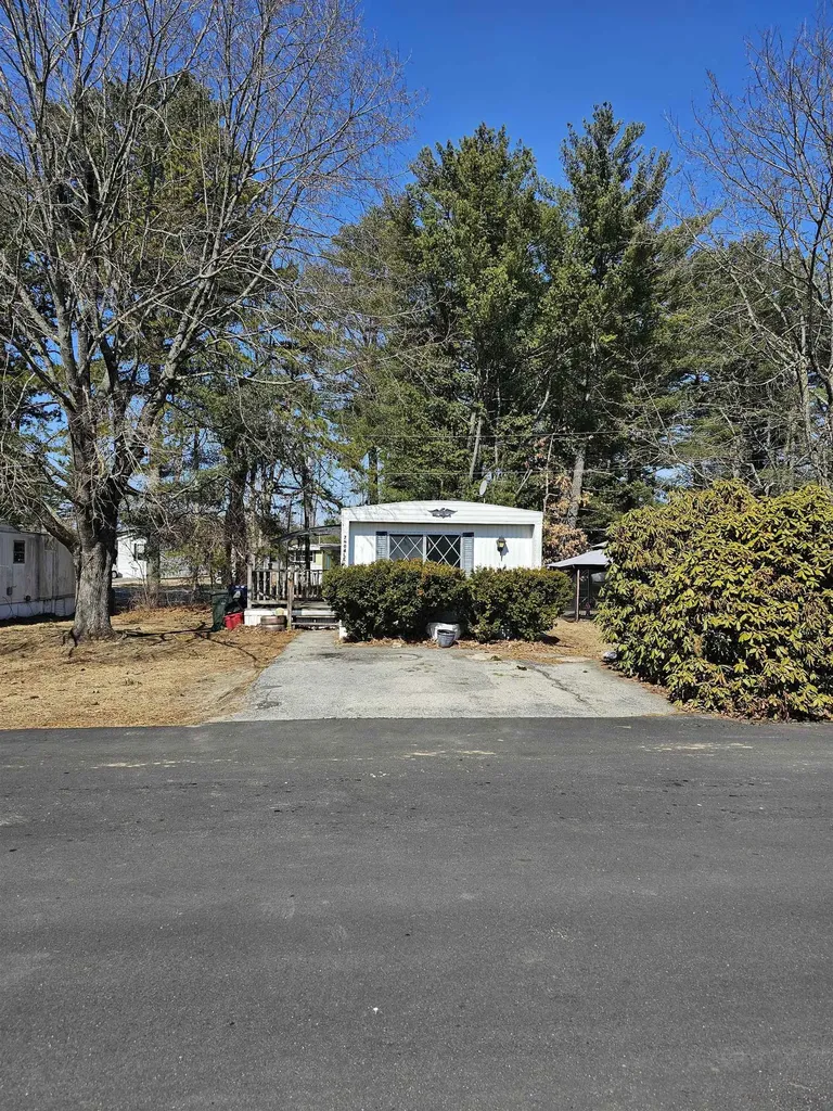 7 Noble Place Londonderry NH 03038