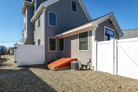11 Epping Avenue Hampton NH 03842