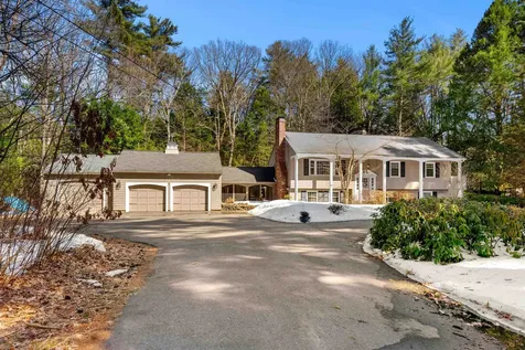 37 Wendover Way Bedford NH 03110-6055