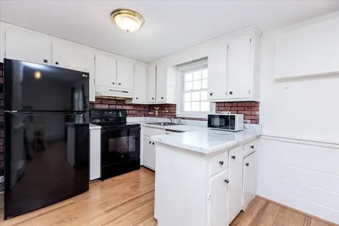 47 Olde Country Village Road Londonderry NH 03053