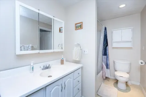 47 Olde Country Village Road Londonderry NH 03053