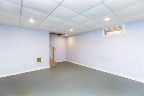 47 Olde Country Village Road Londonderry NH 03053