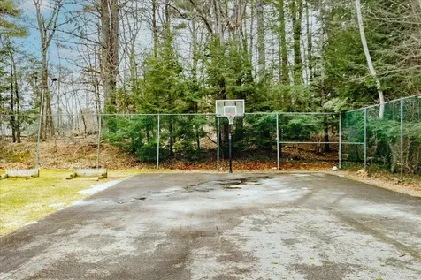 47 Olde Country Village Road Londonderry NH 03053