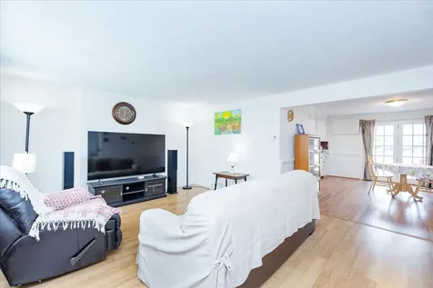 47 Olde Country Village Road Londonderry NH 03053