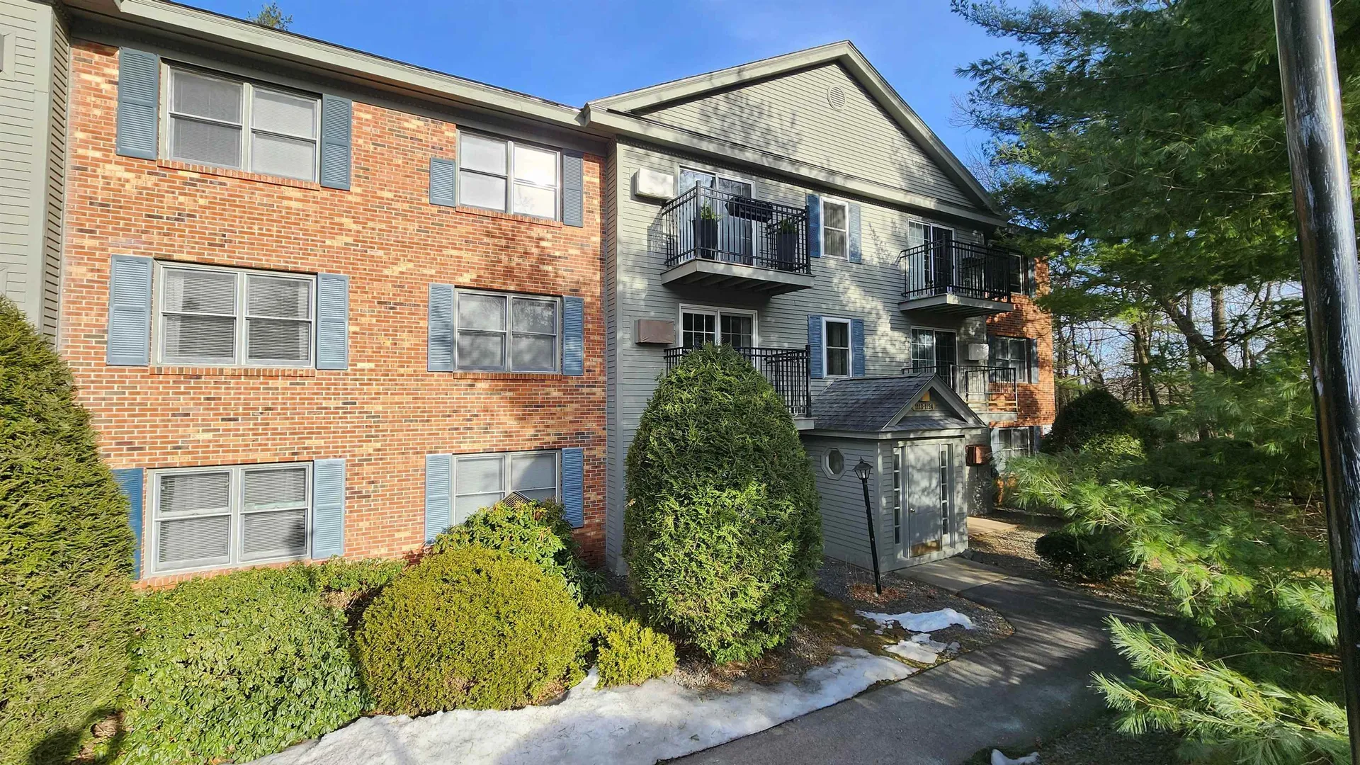 1120 St James Place Nashua NH 03062