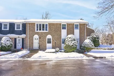 45 Fieldstone Drive Londonderry NH 03053