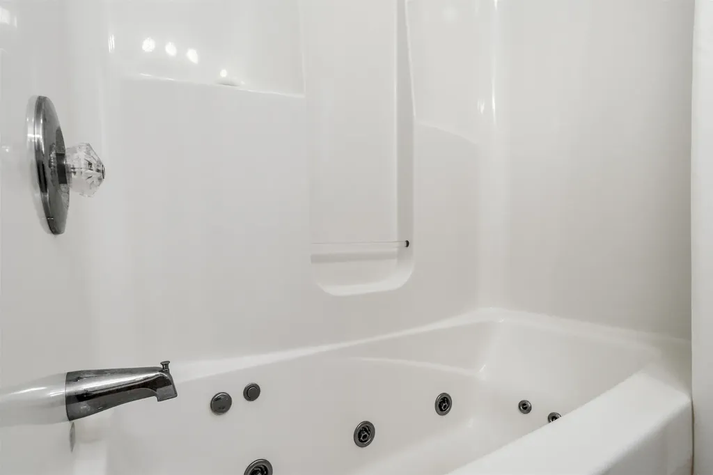 362 Farrant Street Newport City VT 05855