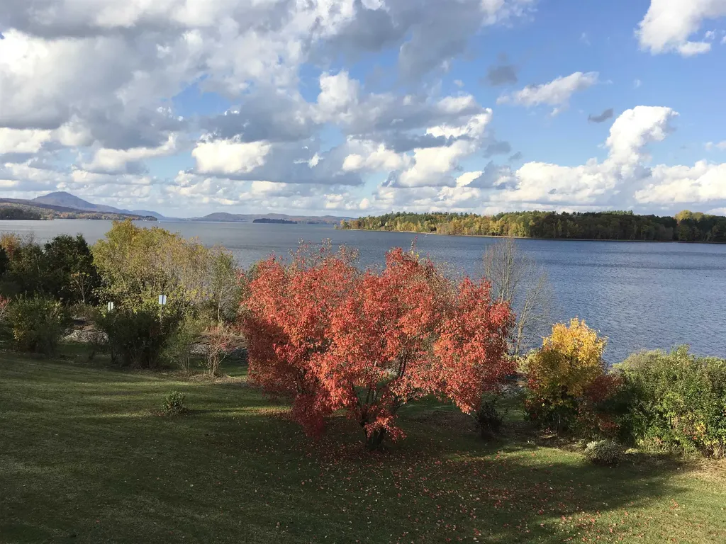 362 Farrant Street Newport City VT 05855