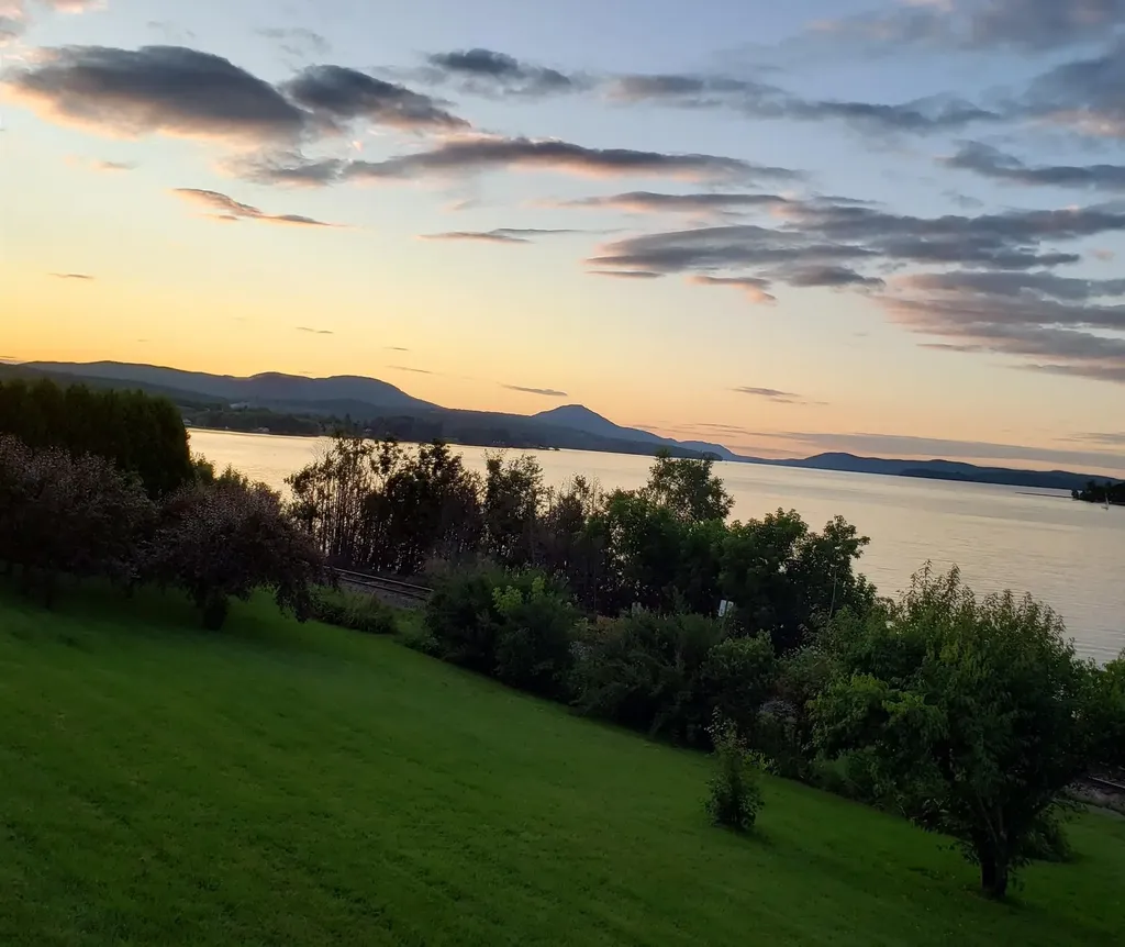 362 Farrant Street Newport City VT 05855