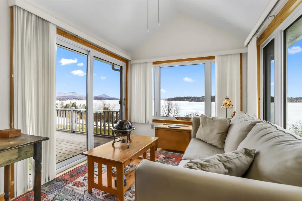 362 Farrant Street Newport City VT 05855