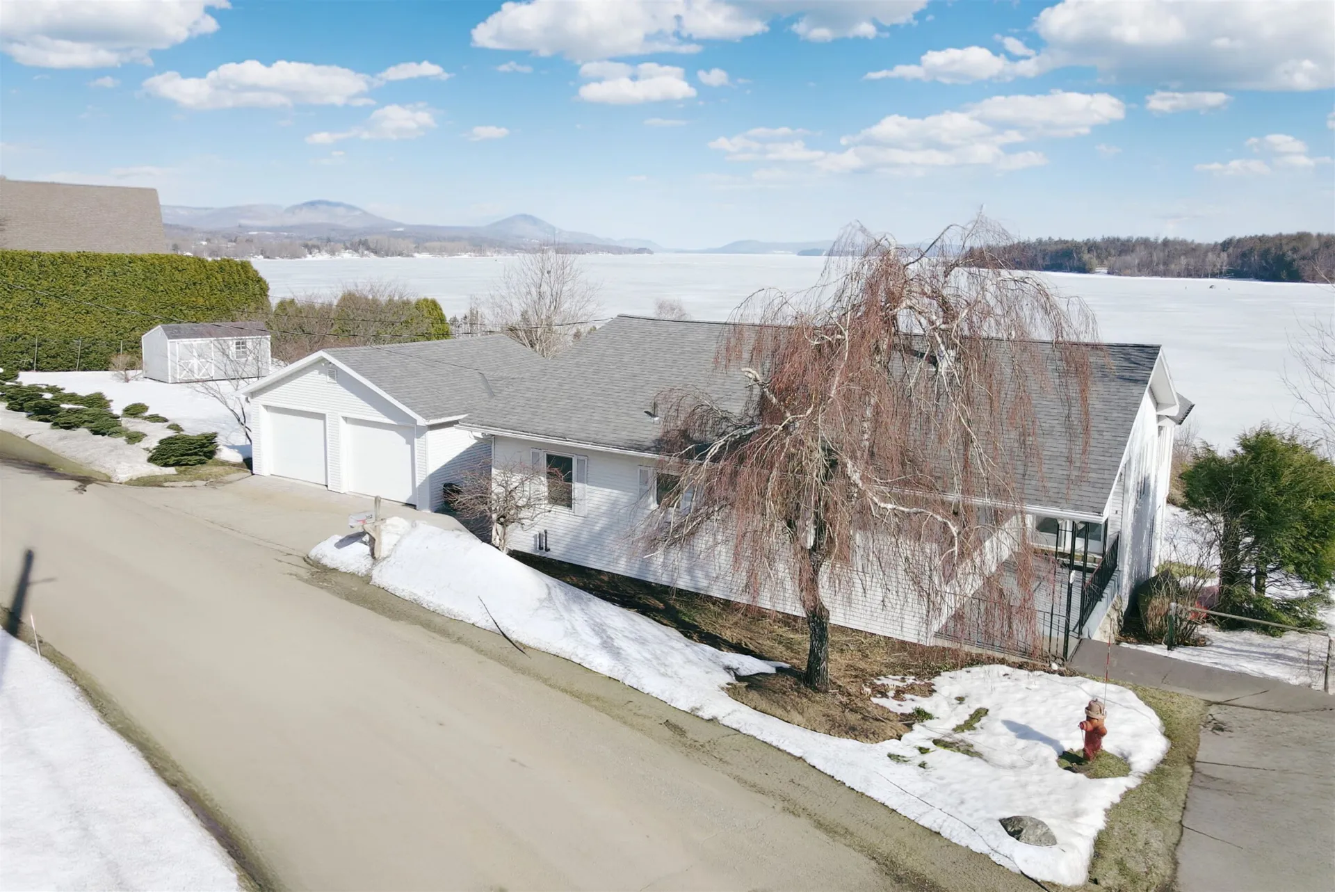 362 Farrant Street Newport City VT 05855