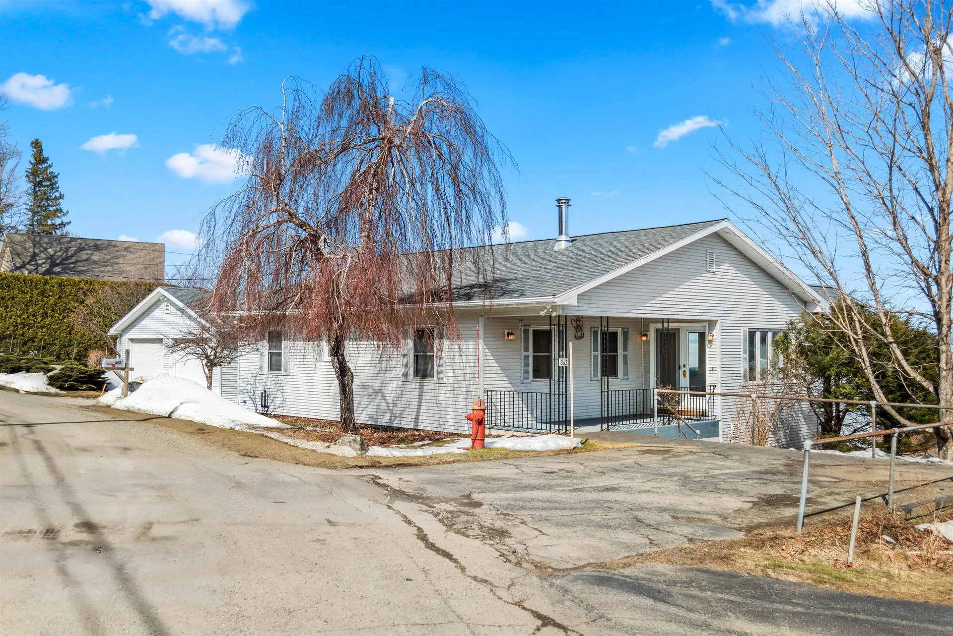 362 Farrant Street Newport City VT 05855