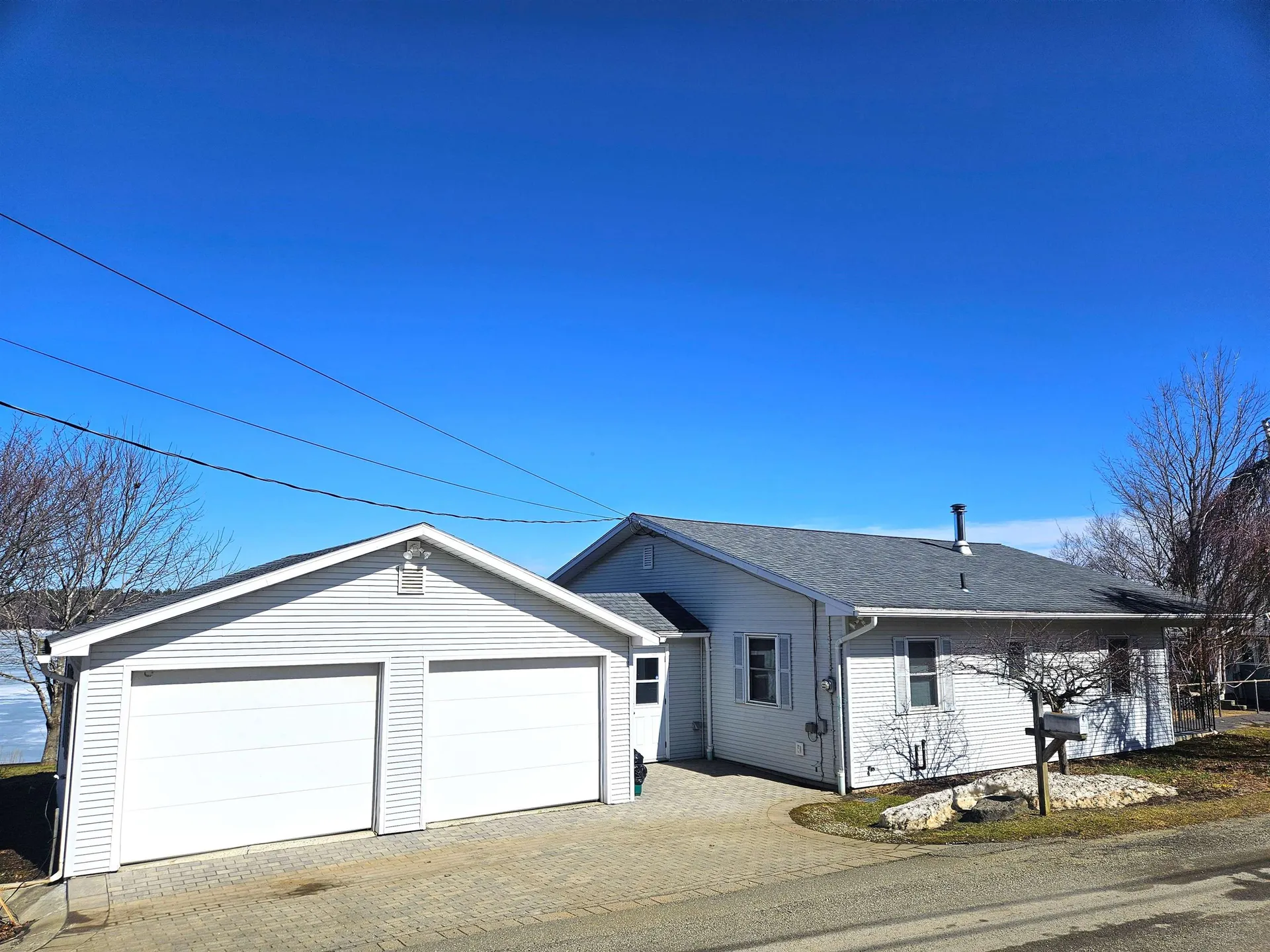 362 Farrant Street Newport City VT 05855