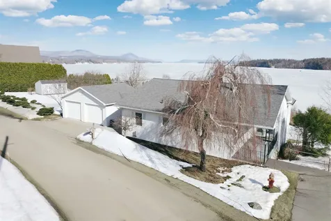 362 Farrant Street Newport City VT 05855