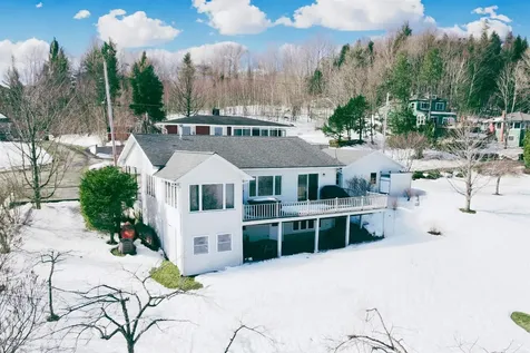 362 Farrant Street Newport City VT 05855