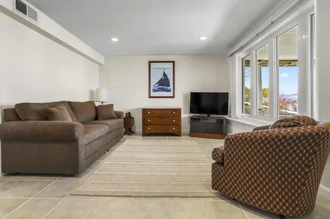 362 Farrant Street Newport City VT 05855