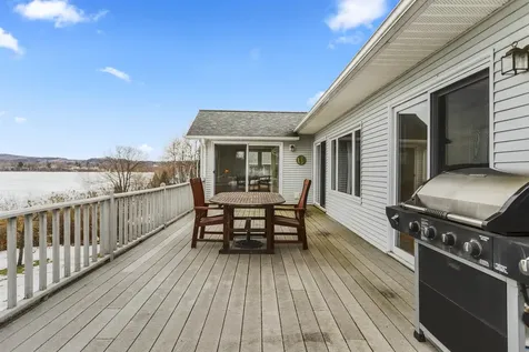 362 Farrant Street Newport City VT 05855