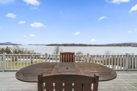 362 Farrant Street Newport City VT 05855