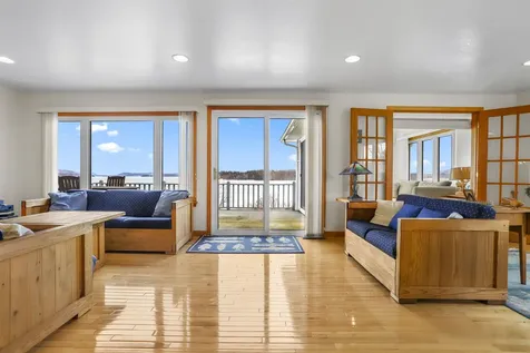 362 Farrant Street Newport City VT 05855