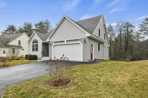 32 Autumn Lane East Kingston NH 03827