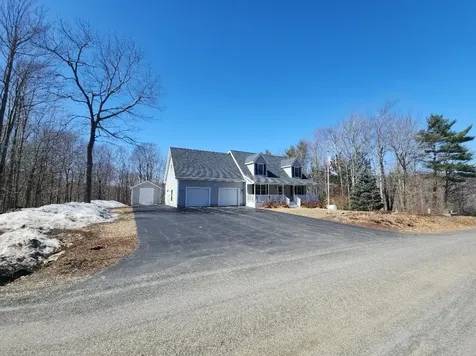 21 Sedlari Way Alton NH 03810
