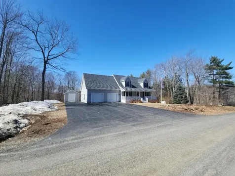 21 Sedlari Way Alton NH 03810