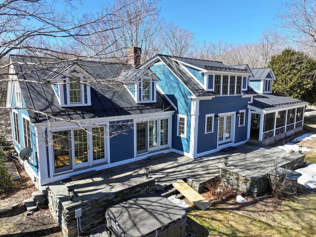 209 Saw Mill Hill Rochester VT 05767