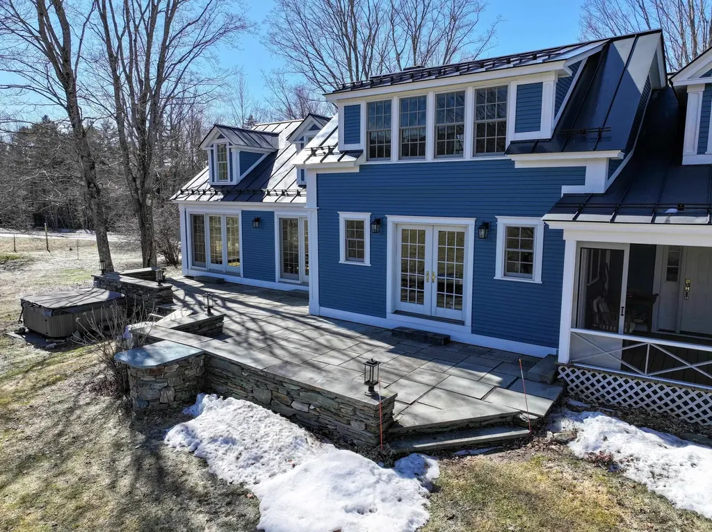 209 Saw Mill Hill Rochester VT 05767