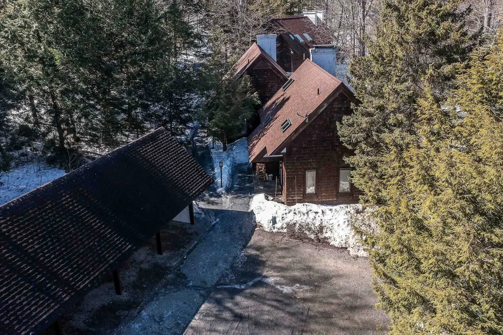11 Pond View Road Winhall VT 05340