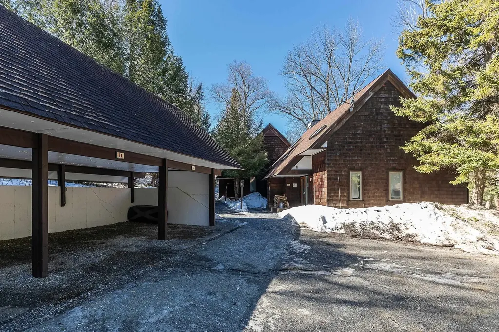 11 Pond View Road Winhall VT 05340