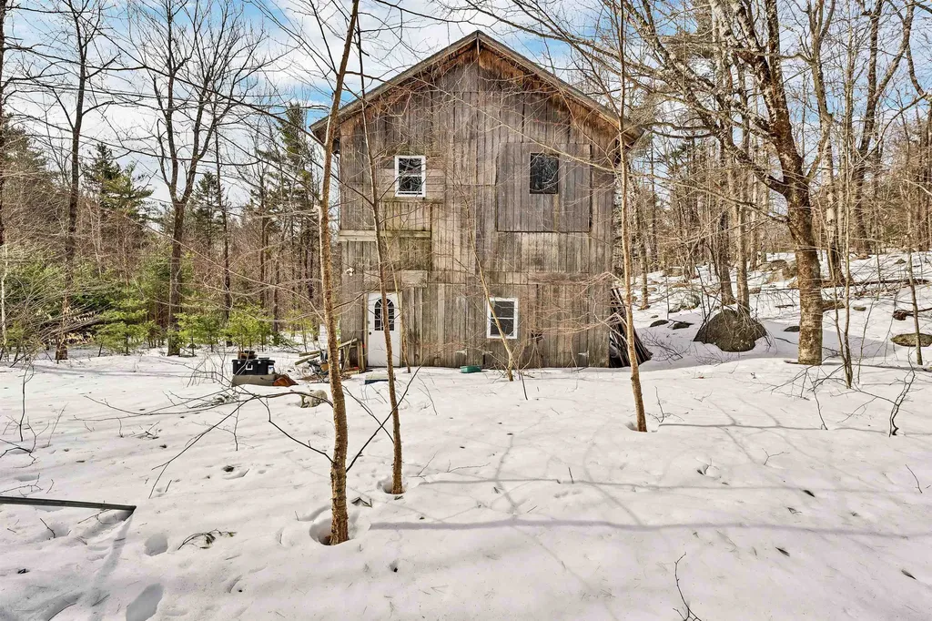 99 Brown Road Tuftonboro NH 03816