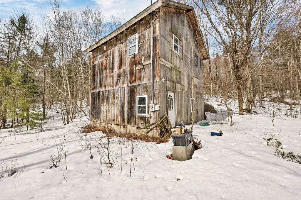 99 Brown Road Tuftonboro NH 03816