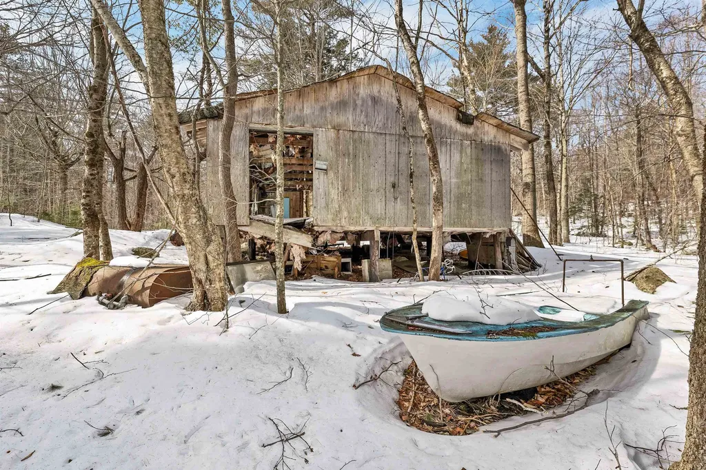 99 Brown Road Tuftonboro NH 03816