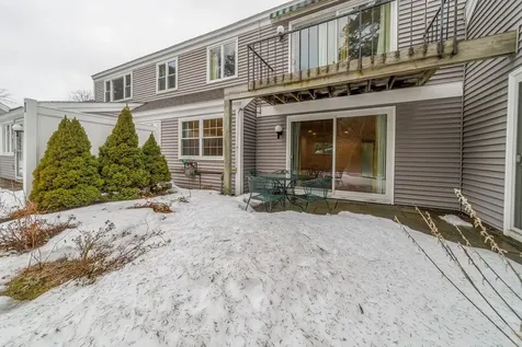 21 Hilltop Place New London NH 03257