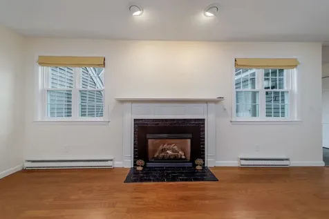 21 Hilltop Place New London NH 03257
