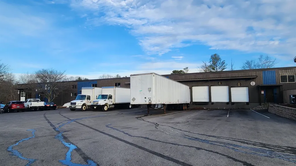 109-113 Hillside Avenue Londonderry NH 03053