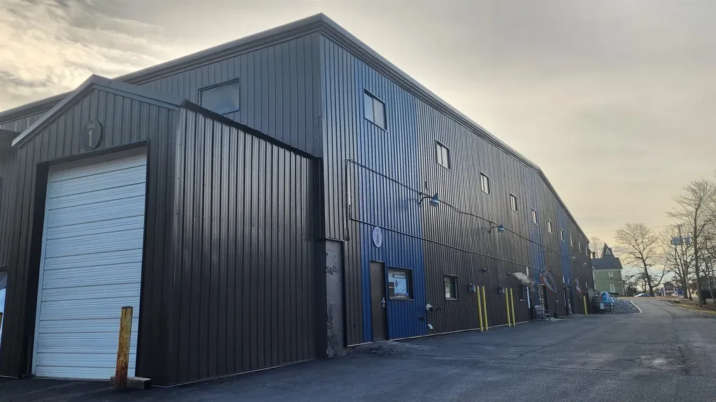 109-113 Hillside Avenue Londonderry NH 03053