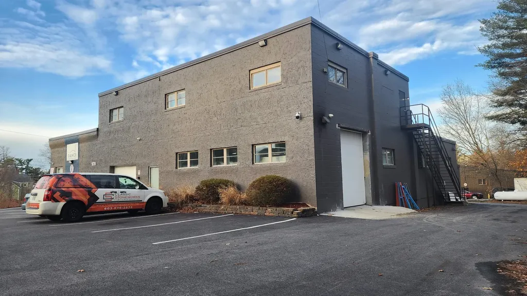 109-113 Hillside Avenue Londonderry NH 03053