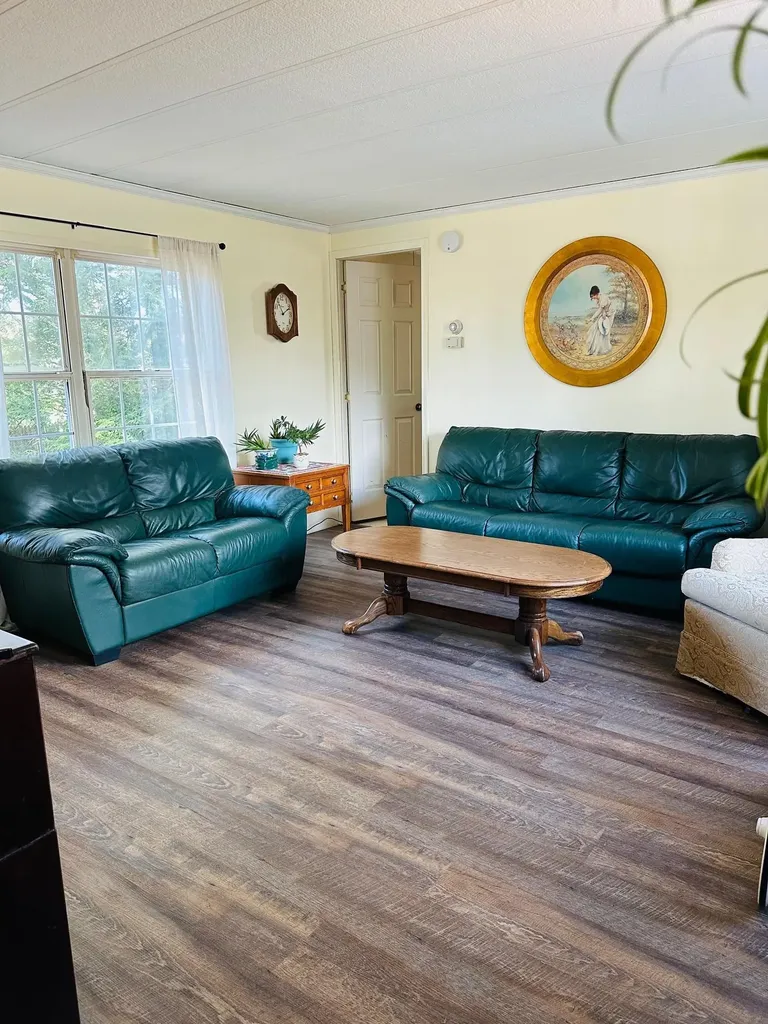 6 Thistle Hill Brattleboro VT 05301