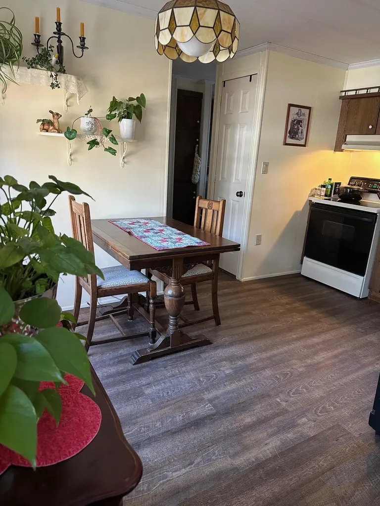 6 Thistle Hill Brattleboro VT 05301